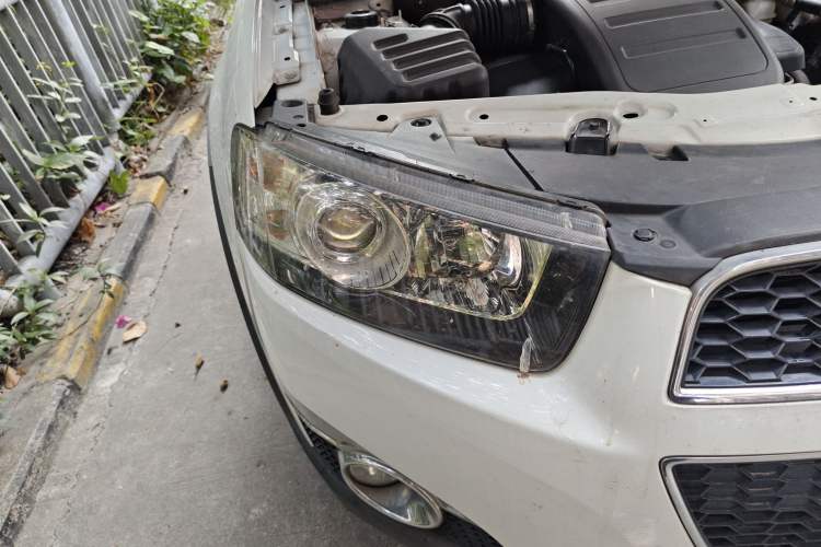 Used Chevrolet Captiva 2014 2.4L Two-Wheel Drive Urban Version 7 Seats Right Front Headlight