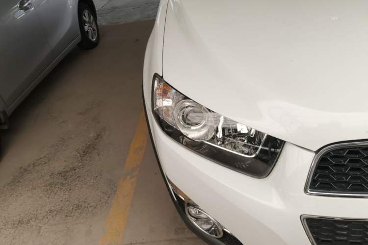 Used Chevrolet Captiva 2014 2.4L 4x4 Flagship Edition 7 Seats Right Front Headlight