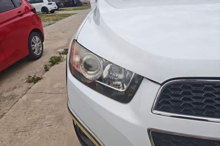 Used Chevrolet Captiva 2014 2.4L Two-Wheel Drive Urban Version 7 Seats Right Front Headlight