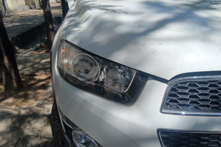 Used Chevrolet Captiva 2014 2.4L 4x4 Flagship Edition 7 Seats Right Front Headlight
