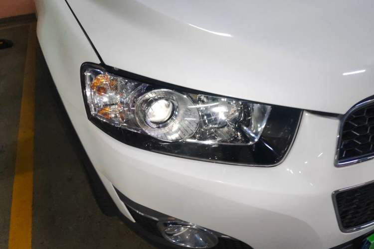 Used Chevrolet Captiva 2014 2.4L 4x4 Flagship Edition 7 Seats Right Front Headlight