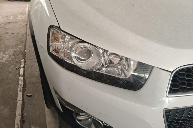 Used Chevrolet Captiva 2014 2.4L 4x4 Flagship Edition 7 Seats Right Front Headlight