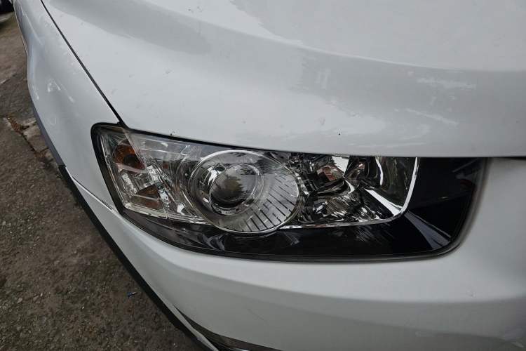 Used Chevrolet Captiva 2014 2.4L Two-Wheel Drive Urban Version 7 Seats Right Front Headlight
