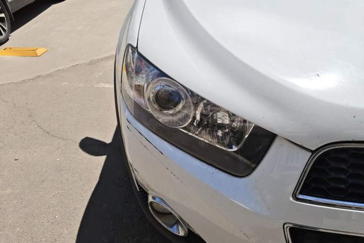 Used Chevrolet Captiva 2014 2.4L Two-Wheel Drive Urban Version 7 Seats Right Front Headlight