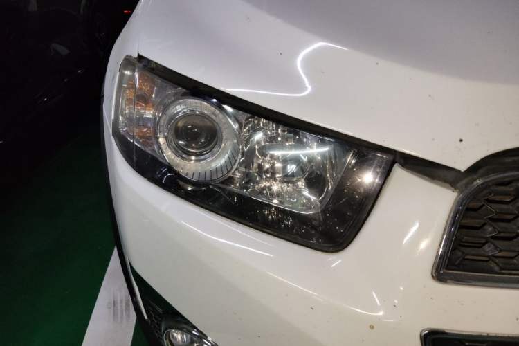 Used Chevrolet Captiva 2014 2.4L 4x4 Flagship Edition 7 Seats Right Front Headlight