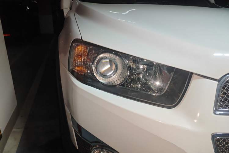 Used Chevrolet Captiva 2014 2.4L 4x4 Flagship Edition 7 Seats Right Front Headlight