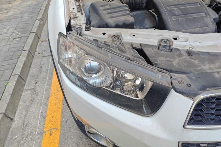 Used Chevrolet Captiva 2014 2.4L 4x4 Flagship Edition 7 Seats Right Front Headlight