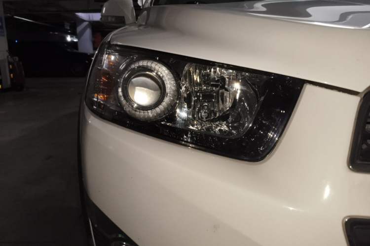 Used Chevrolet Captiva 2014 2.4L 4x4 Flagship Edition 7 Seats Right Front Headlight