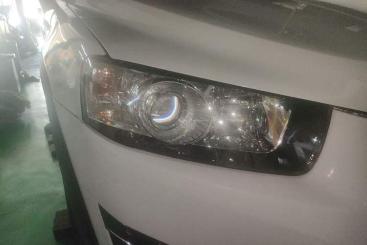 Used Chevrolet Captiva 2014 2.4L 4x4 Flagship Edition 7 Seats Right Front Headlight