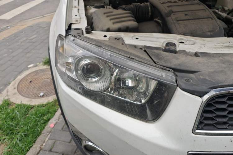 Used Chevrolet Captiva 2014 2.4L 4x4 Flagship Edition 7 Seats Right Front Headlight