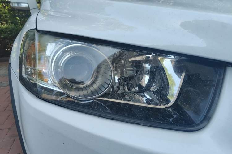 Used Chevrolet Captiva 2014 2.4L Two-Wheel Drive Urban Version 7 Seats Right Front Headlight