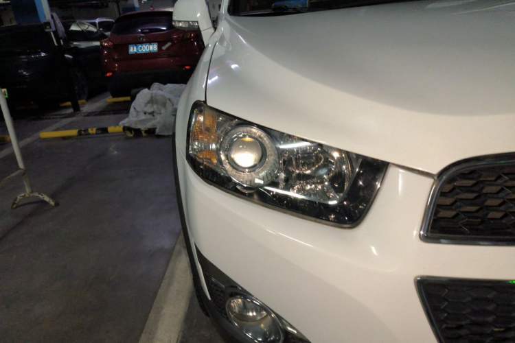Used Chevrolet Captiva 2014 2.4L 4x4 Flagship Edition 7 Seats Right Front Headlight