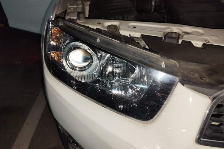 Used Chevrolet Captiva 2014 2.4L 4x4 Flagship Edition 7 Seats Right Front Headlight