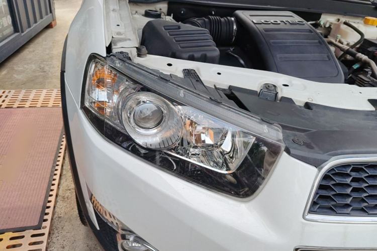 Used Chevrolet Captiva 2014 2.4L 4x4 Flagship Edition 7 Seats Right Front Headlight