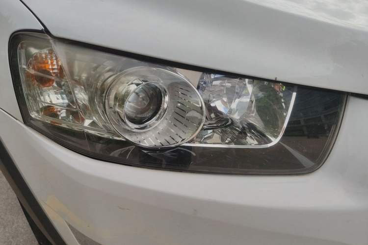 Used Chevrolet Captiva 2014 2.4L 4x4 Luxury Edition 5 Seats Right Front Headlight
