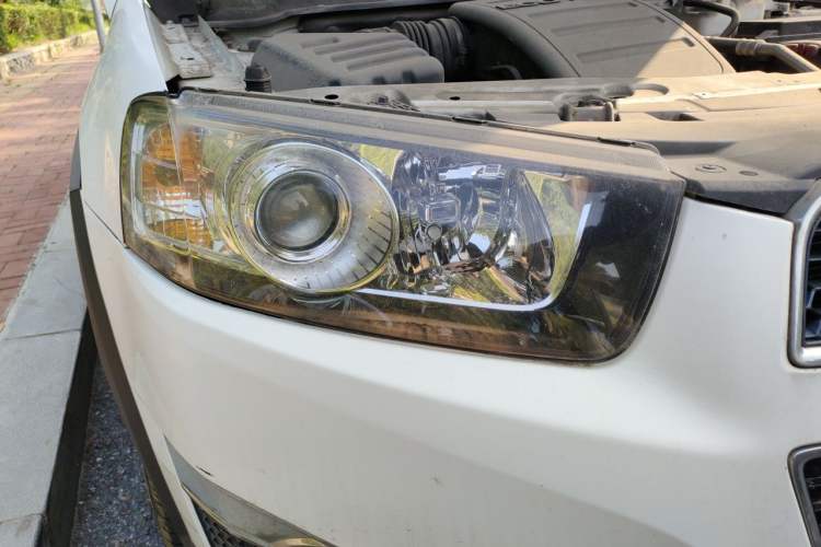 Used Chevrolet Captiva 2014 2.4L 4x4 Flagship Edition 7 Seats Right Front Headlight