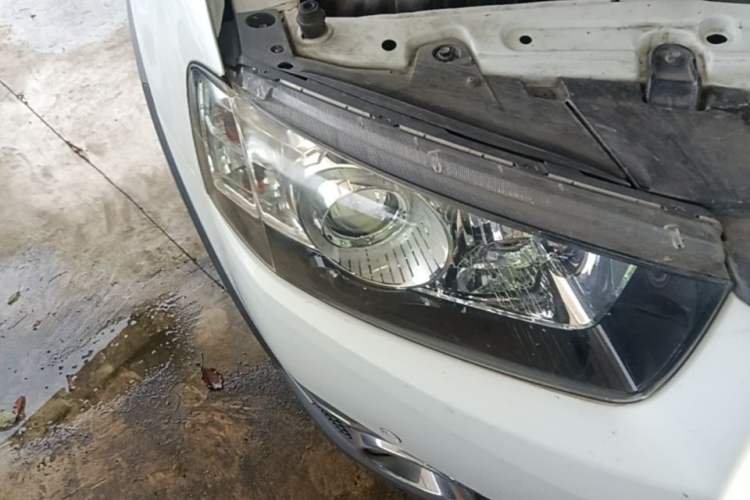 Used Chevrolet Captiva 2014 2.4L 4x4 Flagship Edition 7 Seats Right Front Headlight