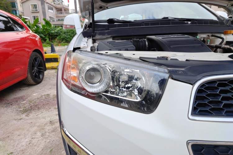 Used Chevrolet Captiva 2014 2.4L Two-Wheel Drive Urban Version 7 Seats Right Front Headlight
