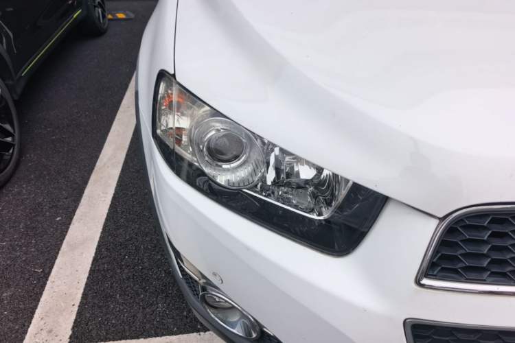 Used Chevrolet Captiva 2014 2.4L 4x4 Flagship Edition 7 Seats Right Front Headlight
