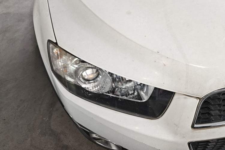 Used Chevrolet Captiva 2014 2.4L Two-Wheel Drive City Edition 5 Seats Right Front Headlight