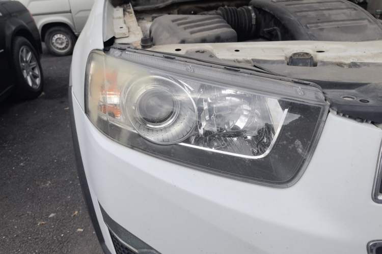 Used Chevrolet Captiva 2014 2.4L 4x4 Flagship Edition 7 Seats Right Front Headlight