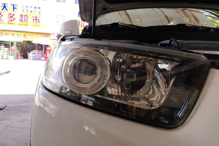 Used Chevrolet Captiva 2014 2.4L Two-Wheel Drive Urban Version 7 Seats Right Front Headlight