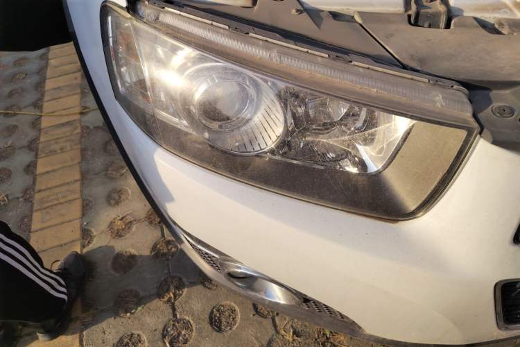 Used Chevrolet Captiva 2014 2.4L Two-Wheel Drive City Edition 5 Seats Right Front Headlight
