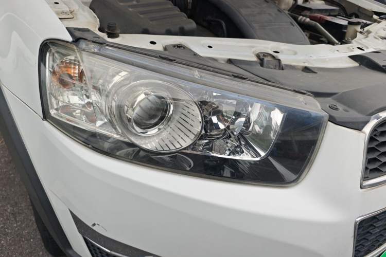 Used Chevrolet Captiva 2014 2.4L Two-Wheel Drive Urban Version 7 Seats Right Front Headlight