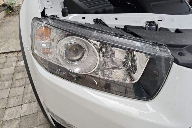 Used Chevrolet Captiva 2014 2.4L 4x4 Flagship Edition 7 Seats Right Front Headlight