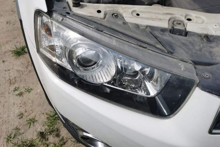 Used Chevrolet Captiva 2014 2.4L Two-Wheel Drive Urban Version 7 Seats Right Front Headlight