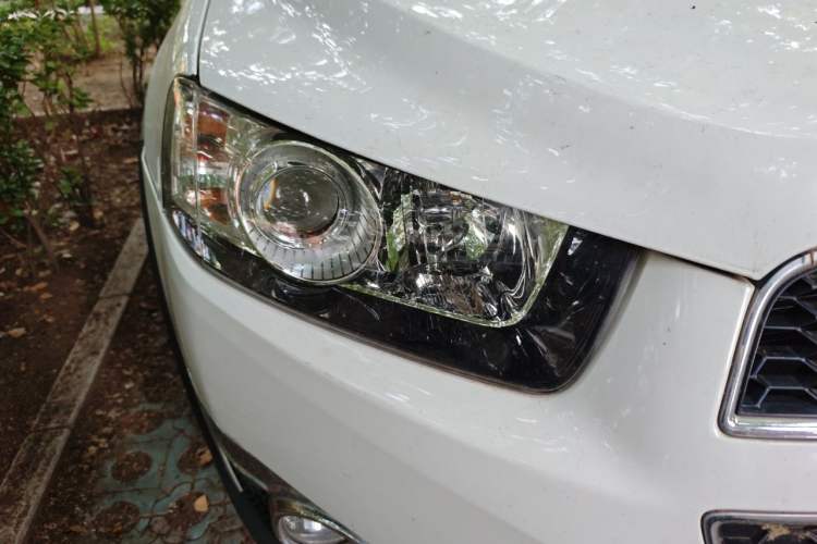 Used Chevrolet Captiva 2014 2.4L 4x4 Flagship Edition 7 Seats Right Front Headlight