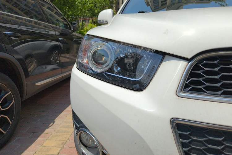 Used Chevrolet Captiva 2014 2.4L Two-Wheel Drive Urban Version 7 Seats Right Front Headlight