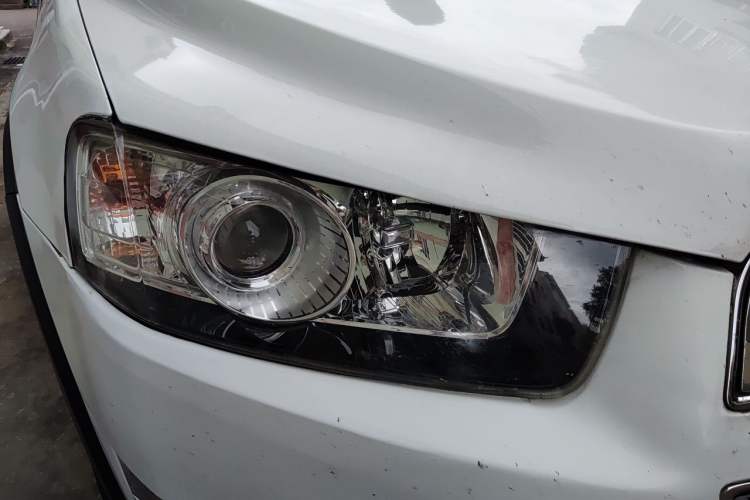 Used Chevrolet Captiva 2014 2.4L 4x4 Flagship Edition 7 Seats Right Front Headlight