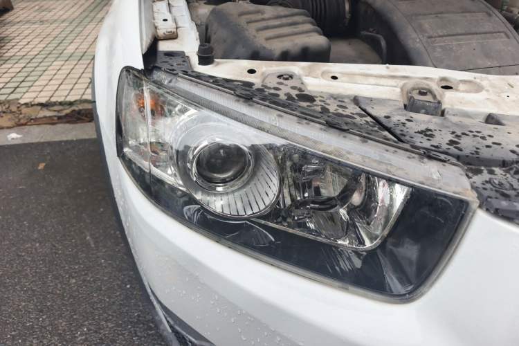 Used Chevrolet Captiva 2014 2.4L Two-Wheel Drive City Edition 5 Seats Right Front Headlight