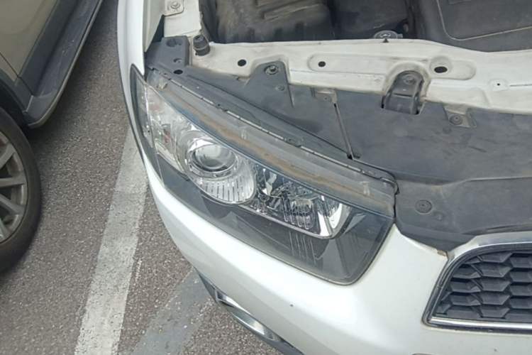 Used Chevrolet Captiva 2014 2.4L Two-Wheel Drive City Edition 5 Seats Right Front Headlight