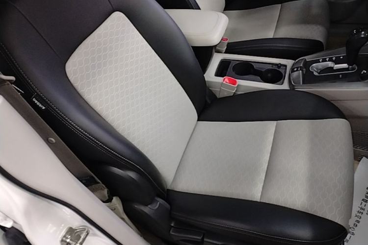 Used Chevrolet Captiva 2014 2.4L Two-Wheel Drive City Edition 5 Seats Right Front Seat