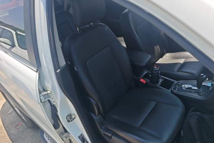 Used Chevrolet Captiva 2014 2.4L 4x4 Flagship Edition 7 Seats Right Front Seat