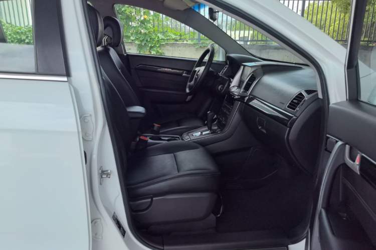Used Chevrolet Captiva 2014 2.4L 4x4 Flagship Edition 7 Seats Right Front Seat