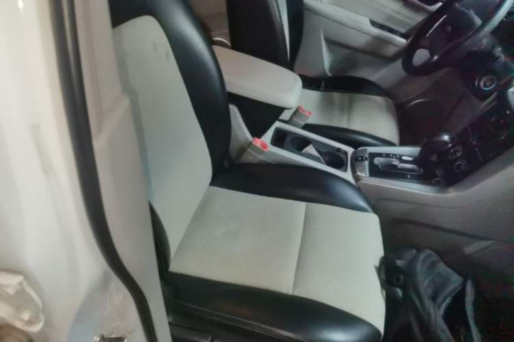 Used Chevrolet Captiva 2014 2.4L Two-Wheel Drive City Edition 5 Seats Right Front Seat