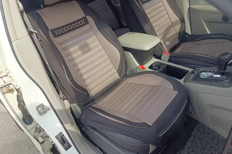 Used Chevrolet Captiva 2014 2.4L Two-Wheel Drive City Edition 5 Seats Right Front Seat