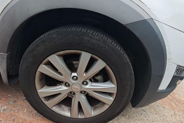 Used Chevrolet Captiva 2014 2.4L 4x4 Flagship Edition 7 Seats Right Front Wheel Hub