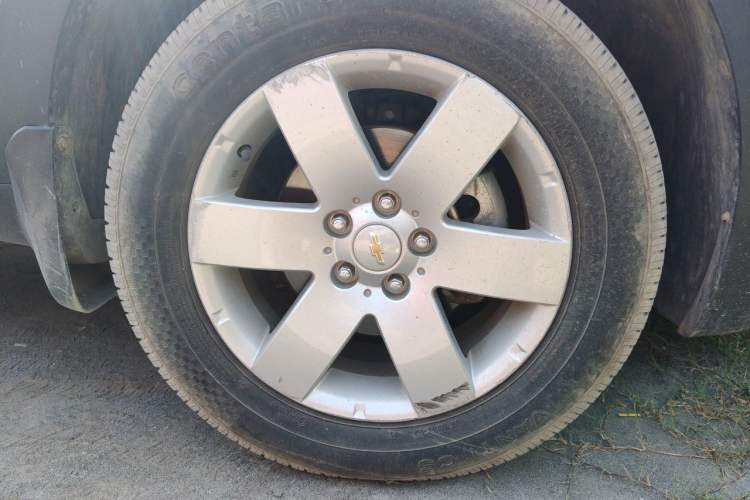 Used Chevrolet Captiva 2014 2.4L 4x4 Luxury Edition 5 Seats Right Front Wheel Hub
