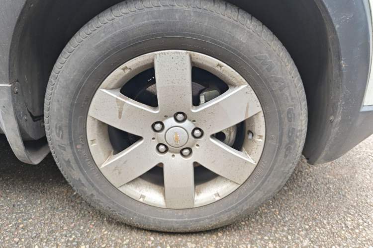 Used Chevrolet Captiva 2014 2.4L Two-Wheel Drive City Edition 5 Seats Right Front Wheel Hub
