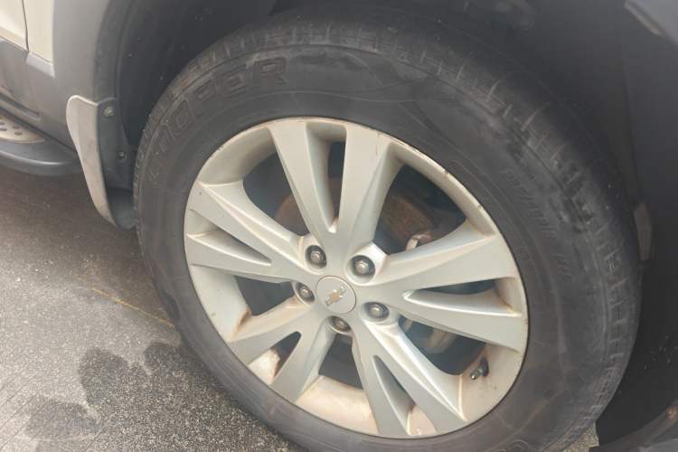 Used Chevrolet Captiva 2014 2.4L 4x4 Flagship Edition 7 Seats Right Front Wheel Hub