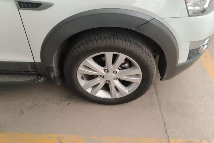Used Chevrolet Captiva 2014 2.4L 4x4 Flagship Edition 7 Seats Right Front Wheel Hub