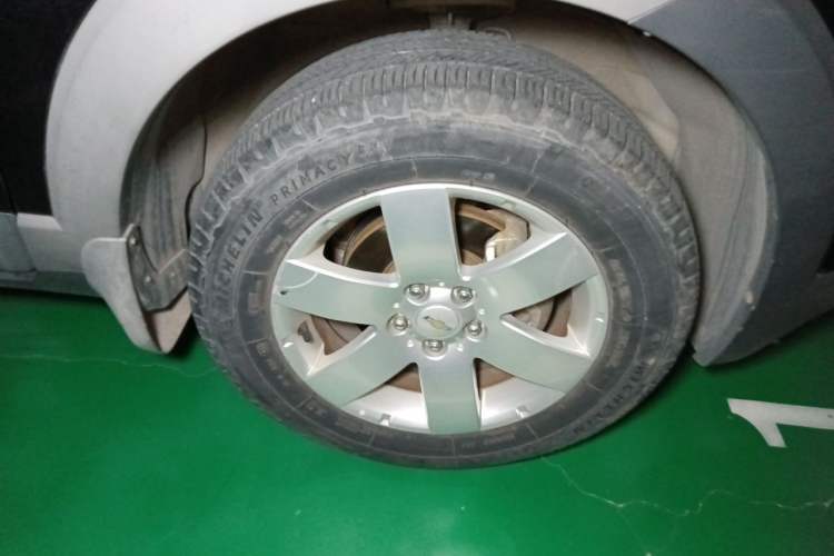 Used Chevrolet Captiva 2014 2.4L 4x4 Luxury Edition 5 Seats Right Front Wheel Hub