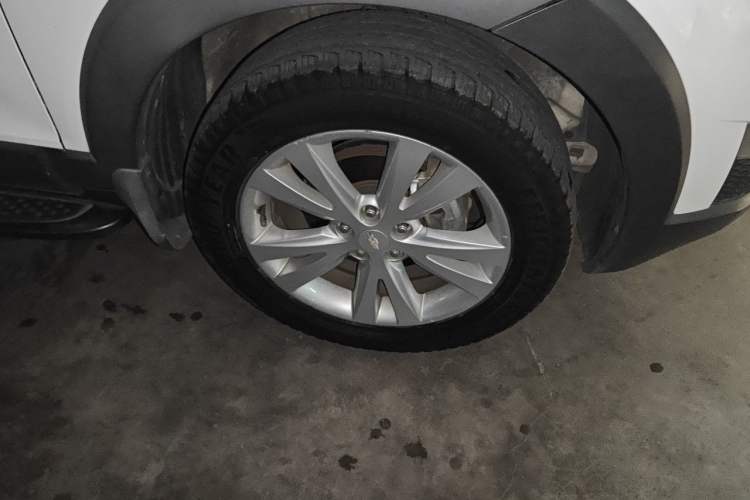 Used Chevrolet Captiva 2014 2.4L 4x4 Flagship Edition 7 Seats Right Front Wheel Hub
