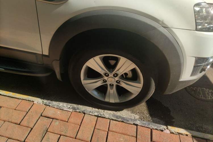 Used Chevrolet Captiva 2014 2.4L 4x4 Flagship Edition 7 Seats Right Front Wheel Hub