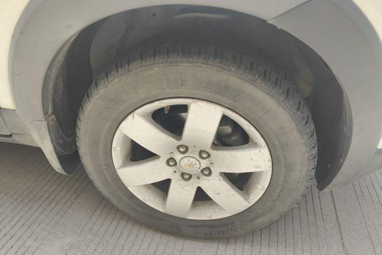 Used Chevrolet Captiva 2014 2.4L Two-Wheel Drive City Edition 5 Seats Right Front Wheel Hub