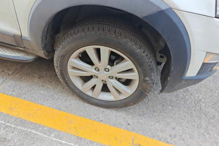 Used Chevrolet Captiva 2014 2.4L 4x4 Flagship Edition 7 Seats Right Front Wheel Hub